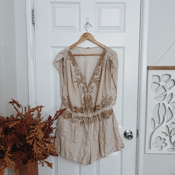 Free People Weila Cream Lace-Trimmed Romper One Piece - Picture 2 of 11